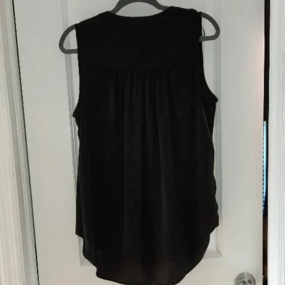 Alfani women's black sleeveless blouse - Picture 2 of 3